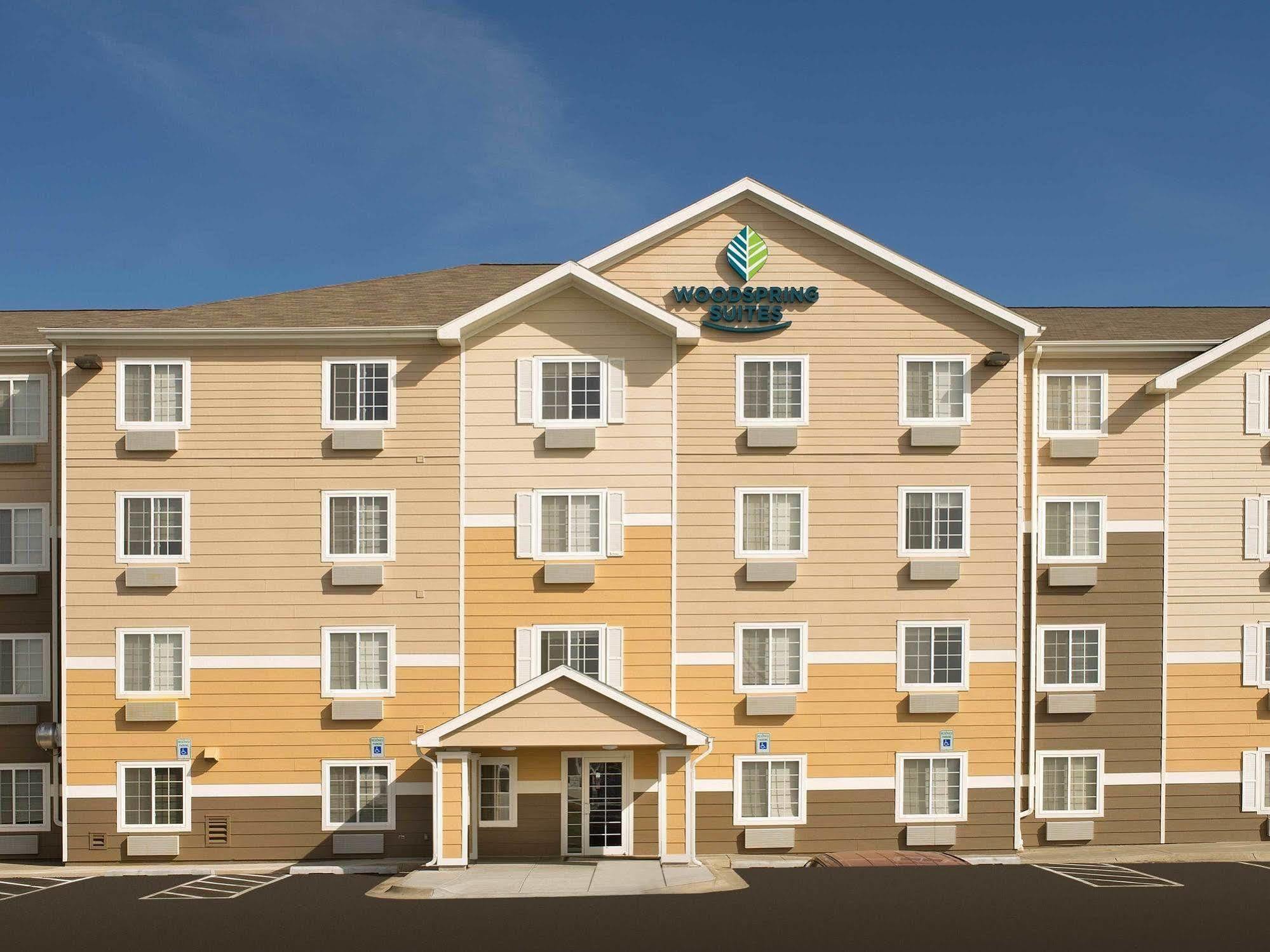 Woodspring Suites Lincoln Northeast I-80 Екстер'єр фото